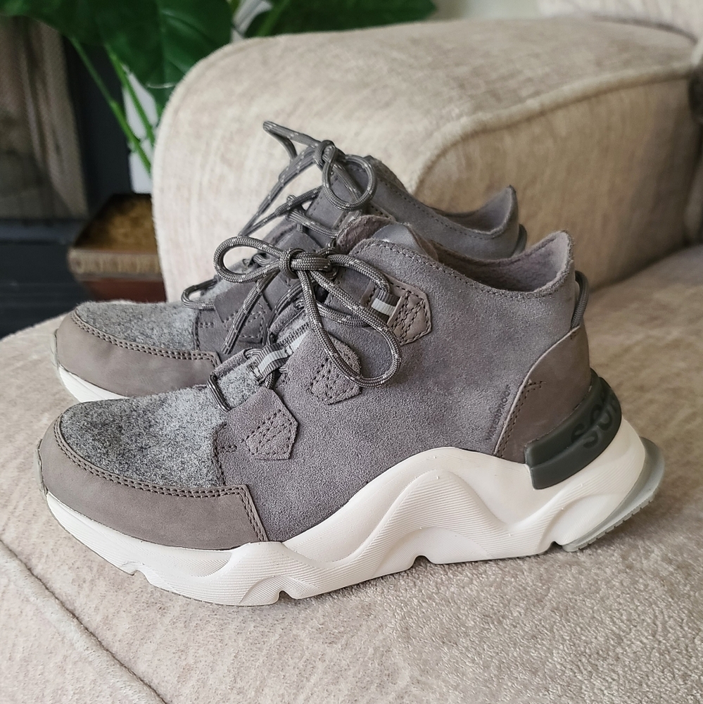 Stylish Gray Women's Sneakers
